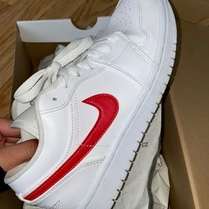 woman nike air jordans 1 low white red shoes